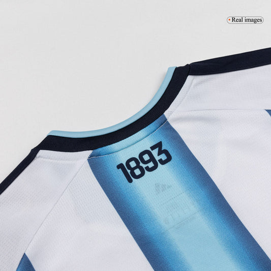 Close-up of the white, blue and black striped fabric on the men's Argentina 2026 Home Premium jersey